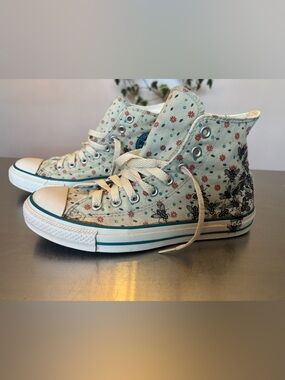 Converse Women’s High-Top Floral Canvas Sneakers - Bees/Flys/insects! Rare!